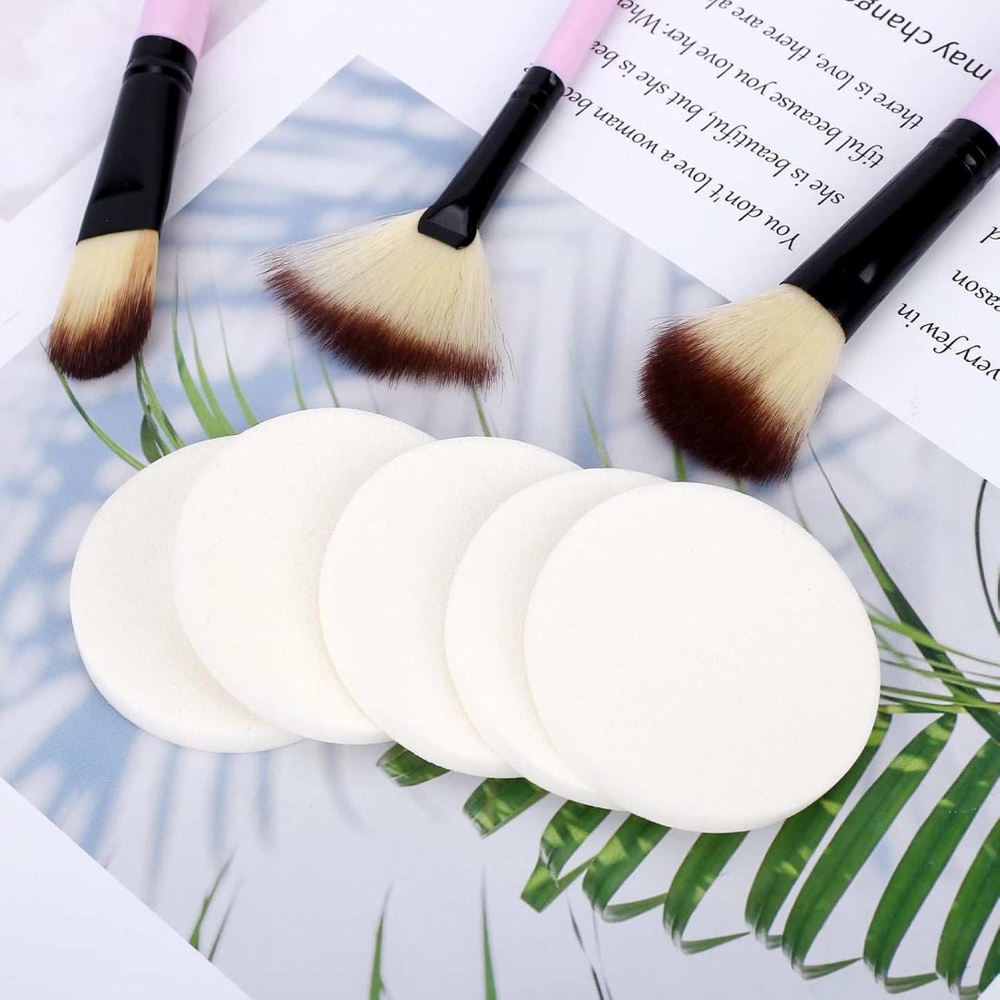 20Pcs White Makeup Sponge Round Make Up Facial Face Soft Sponge Cosmetic Puff Women Lady Beauty Makeup Foundation Powder Puff for All Skin Types Wet and Dry Dual Use