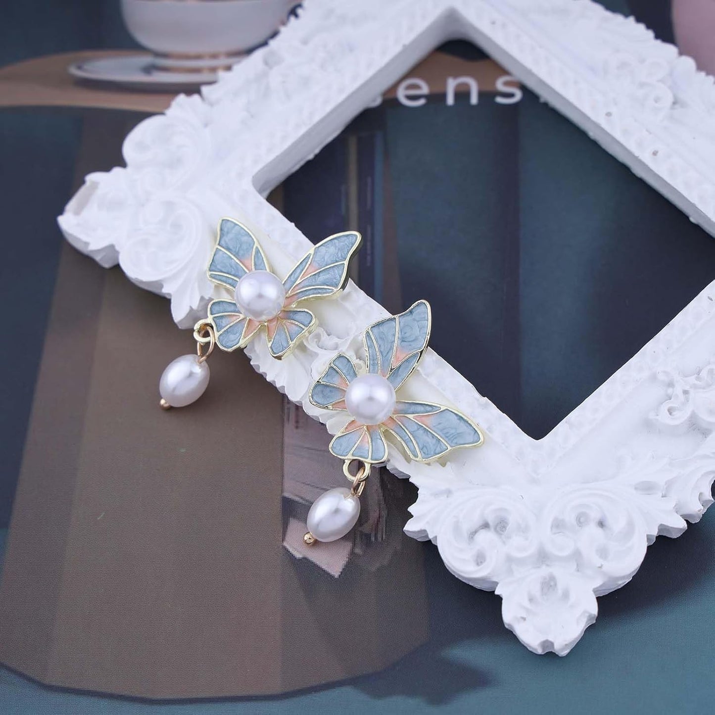 Boho Acrylic Butterfly Pearl Drop Earrings Gold Pearl Dangle Earrings Blue Enamel Butterfly Earrings Vintage Resin Butterfly Stud Earrings Jewelry for Women
